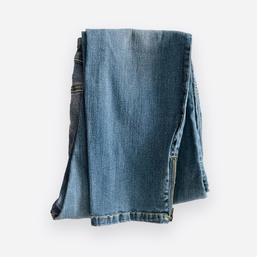 EUC Cabi Jeans size 8 with Zip Ankles